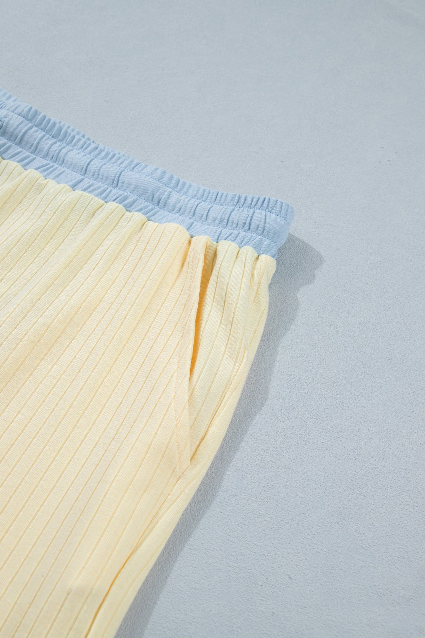 Yellow Cream Plus Size Ribbed Color Block Trim Drawstring Shorts 2pcs Set